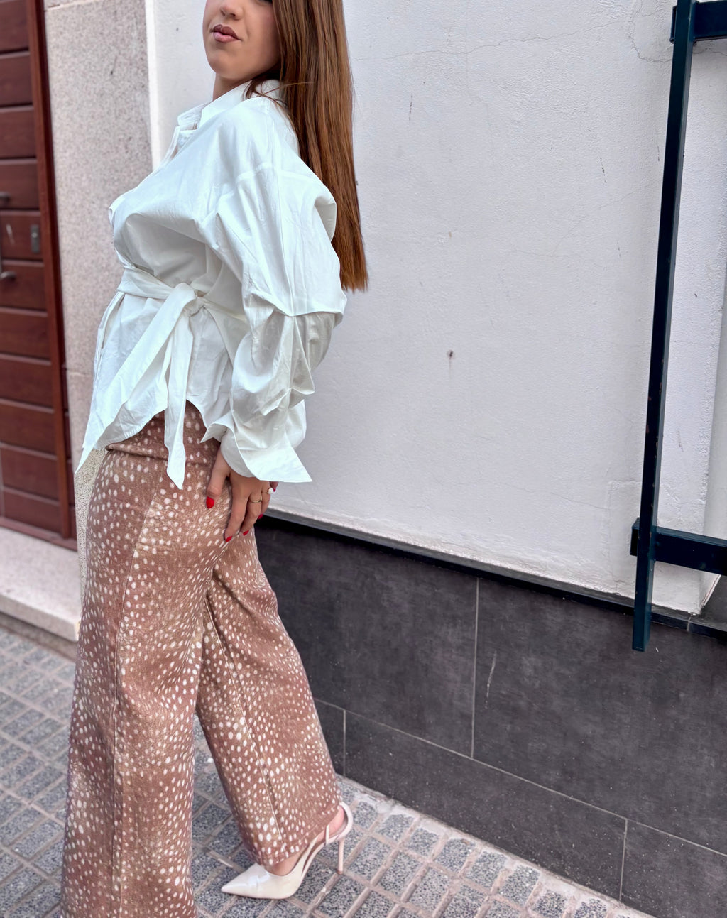 Pantalón Vaquero Estampado Moteado Marrón Rosado